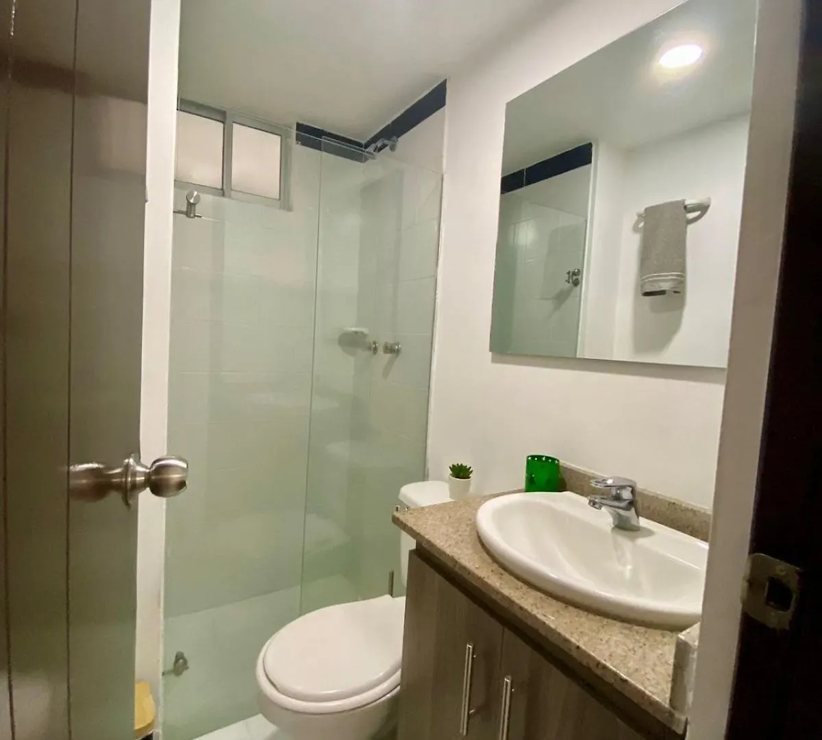 Apartamento 3 Habitaciones, Vista Al Poblado Medellin