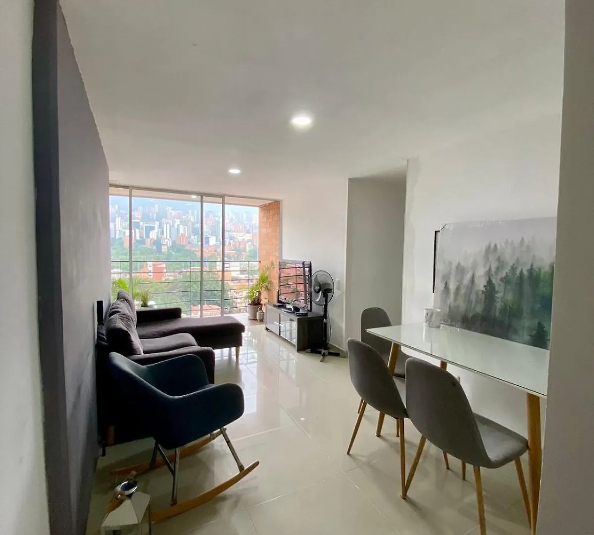 Apartamento 3 Habitaciones, Vista Al Poblado contacts